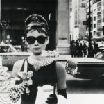 オードリーの名作『ティファニーで朝食を』のネタバレあらすじ|長年愛される魅力とは?